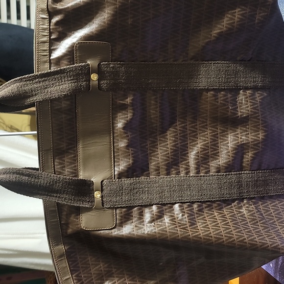 💰AUTHENTIC MARIO VALENTINO "V" LOGO LARGE TRAVEL TOTE BAG PVC/LEATHER BROWN GUC - Picture 6 of 17